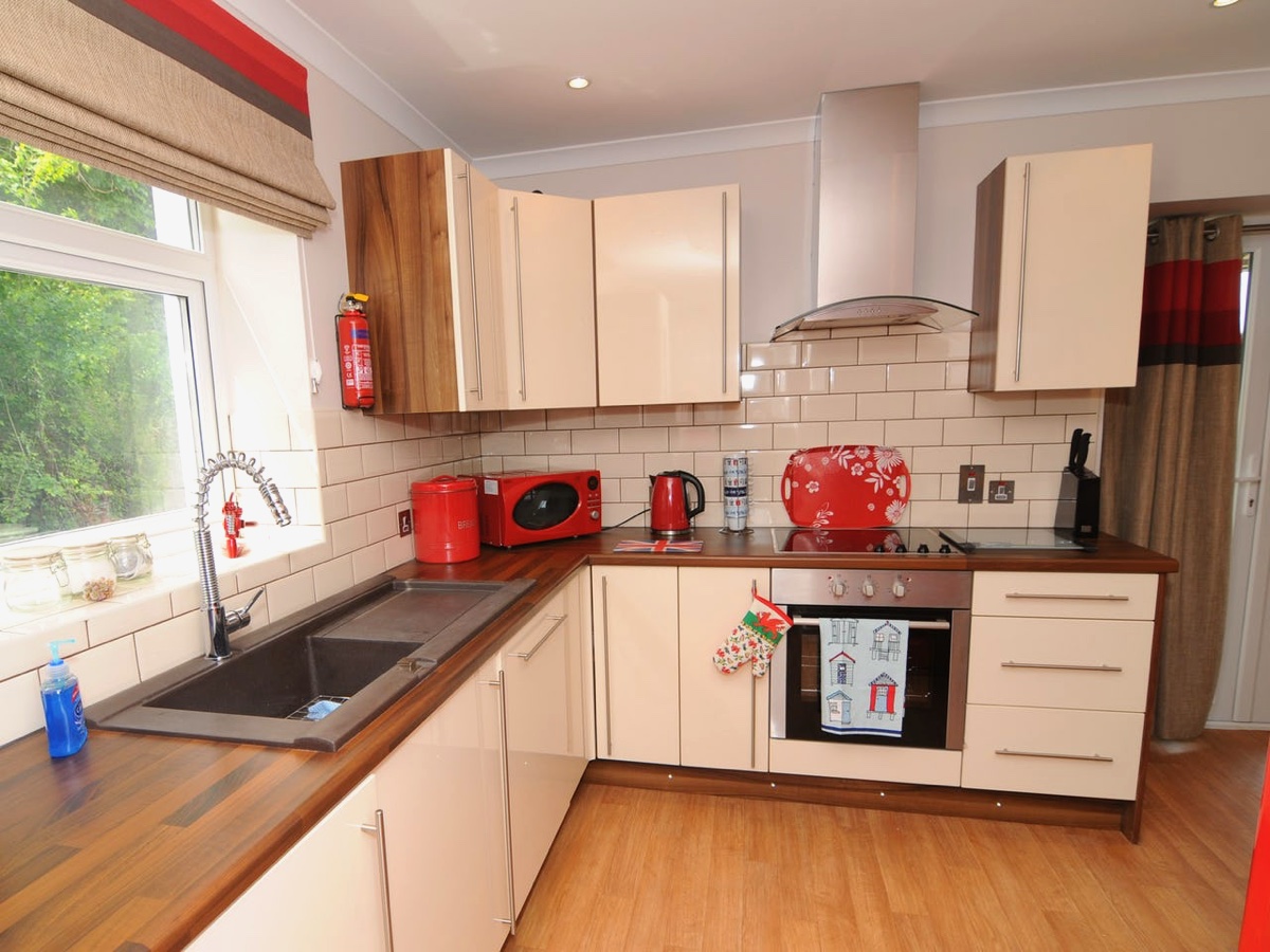 Fully equipped kitchen